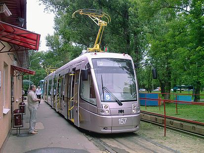 A modern tramway AKSM-843 in Minsk 157ozero.jpg