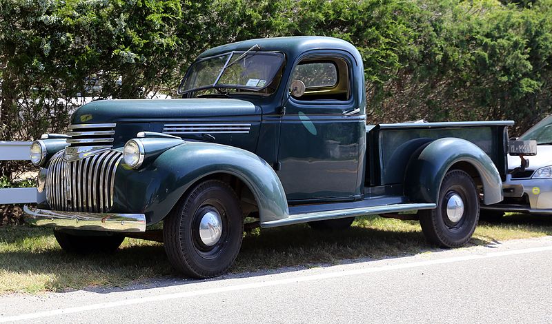File:1946 Chevrolet DP ½-ton truck, front left.jpg