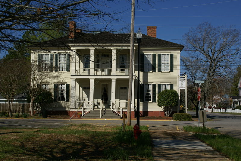 File:2011.03.12.094135 Bedingfield Inn Lumpkin Georgia USA.jpg