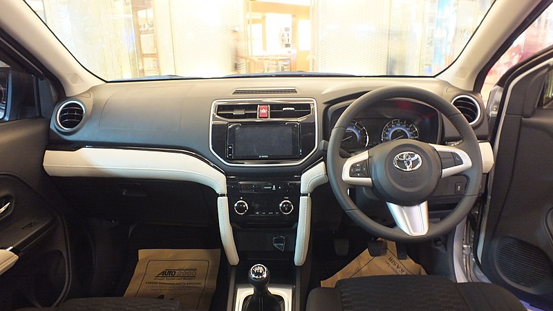 File:2018 Toyota Rush 1.5 TRD Interior (2018-02-01).jpg 