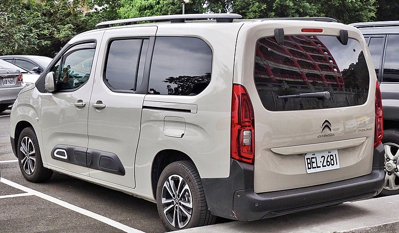 File:2019 Citroën Berlingo XL (rear).jpg