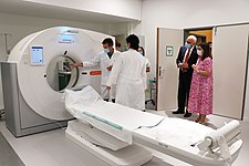 2021-07-21, Regina Leal visita el servicio de Radiodiagnóstico del Hospital Virgen de Altagracia de Manzanares.jpg