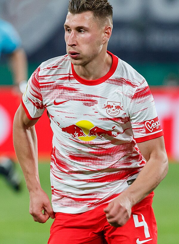 File:2022-04-20 Fußball, Männer, DFB-Pokal, RB Leipzig - 1. FC Union Berlin 1DX 8250 by Stepro (cropped).jpg