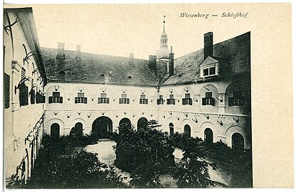 Cour du château en 1921.