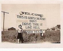 Sign in Hondo, 1941 44 12 HondoTX 1.jpg