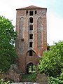 Wieża bramna zamku w Rogóźnie, autor:Aniceta