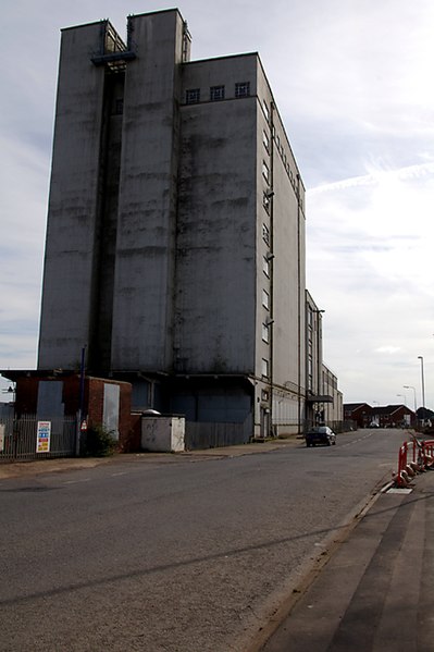 File:ABM Pauls Malt Kiln - geograph.org.uk - 597153.jpg