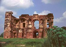 Ruins of Daulat Khana-E-Khas at Aam Khas Bagh', built by most probably, Sultan Hafiz Rakhna, during the reign of emperor Akbar Aam khas bagh.jpg