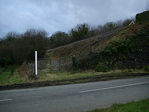 Yol bakım personeli için erişim yolu, Jordanston - geograph.org.uk - 1768745.jpg