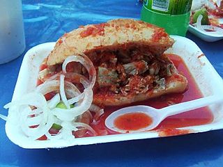 <span class="mw-page-title-main">Torta ahogada</span> Pork birote bread sandwich in chile de árbol sauce