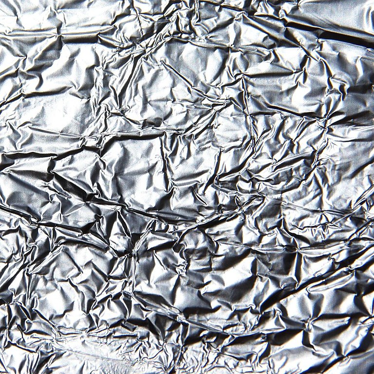 https://upload.wikimedia.org/wikipedia/commons/thumb/7/7a/Aluminium_foil_closeup.jpg/768px-Aluminium_foil_closeup.jpg