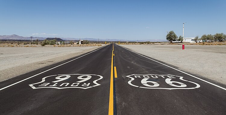 Историческое шоссе 66 возле Амбоя (Калифорния)