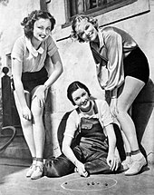 Lona Andre, Gail Patrick and Verna Hillie, finalists in Paramount Pictures' "Panther Woman" contest Andre Patrick Hillie CM833.jpg