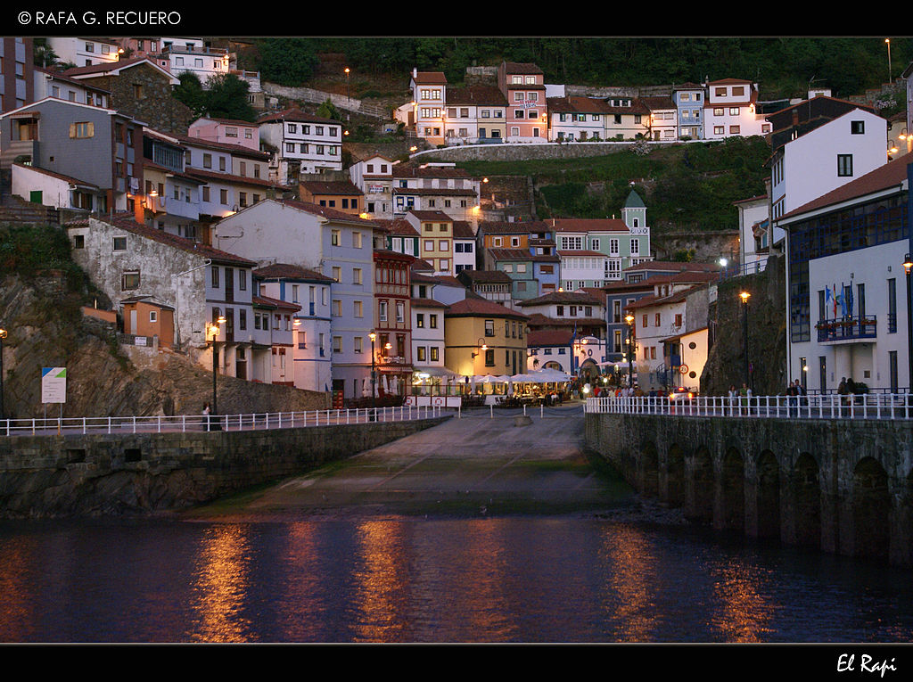 Anochecer en Cudillero.jpg