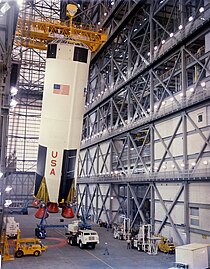 Folyik az Apollo–8 összeszerelése