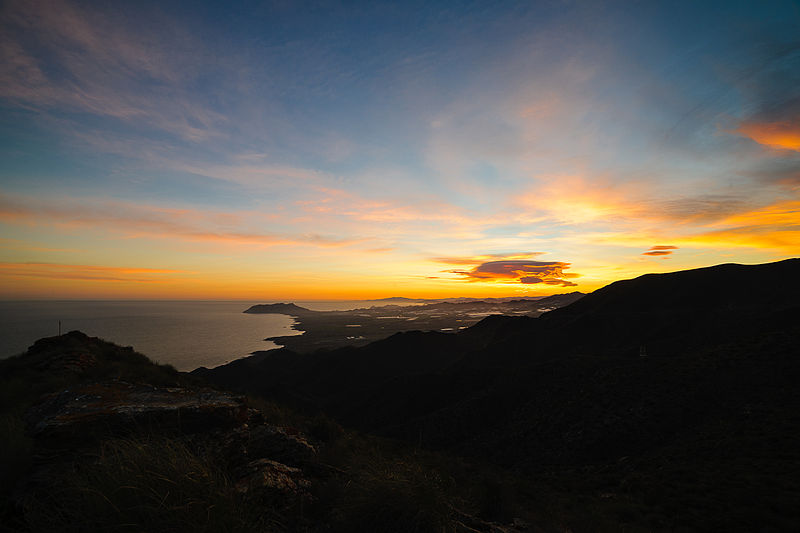 File:Atardecer en el Lomo de Bas.jpg