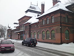 Avesta Krylbo järnvägsstation sett från järnvägsplatsen en snöig februaridag 2009
