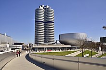 BMW-Hochhaus und BMW-Museum.JPG