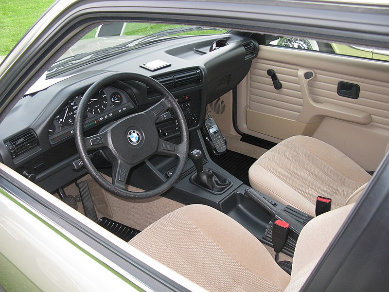 File:BMW 316i E30 (9166328479).jpg