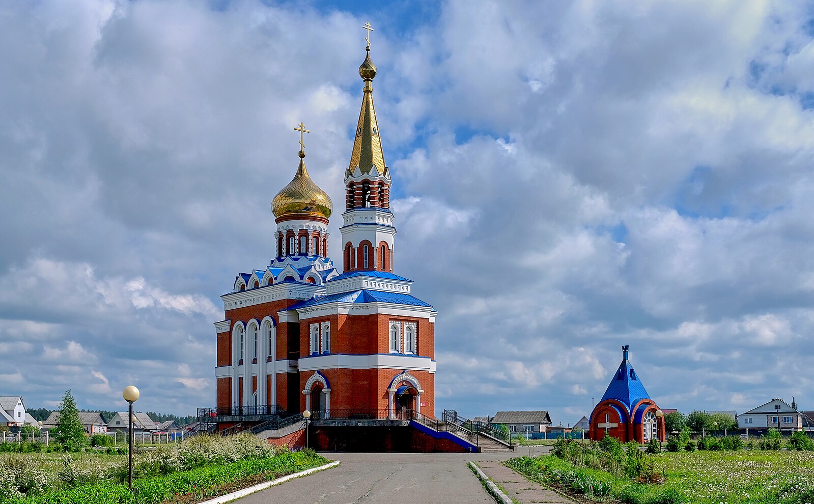 Достопримечательности поселка. Храм Казанской иконы Божией матери Балезино. Казанско-Богородицкий храм в Балезино. Церковь посёлка Балезино. Посёлок Балезино Удмуртия.