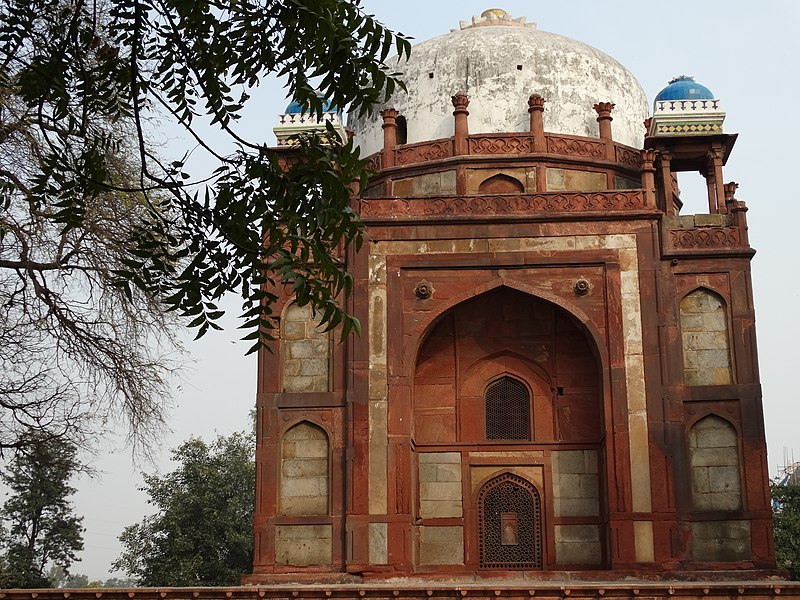 File:Barber's Tomb - Compound of Humayun's Tomb - New Delhi - India (12771361085).jpg