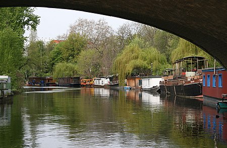 Berlin Landwehrkanal Houseboats 20080429