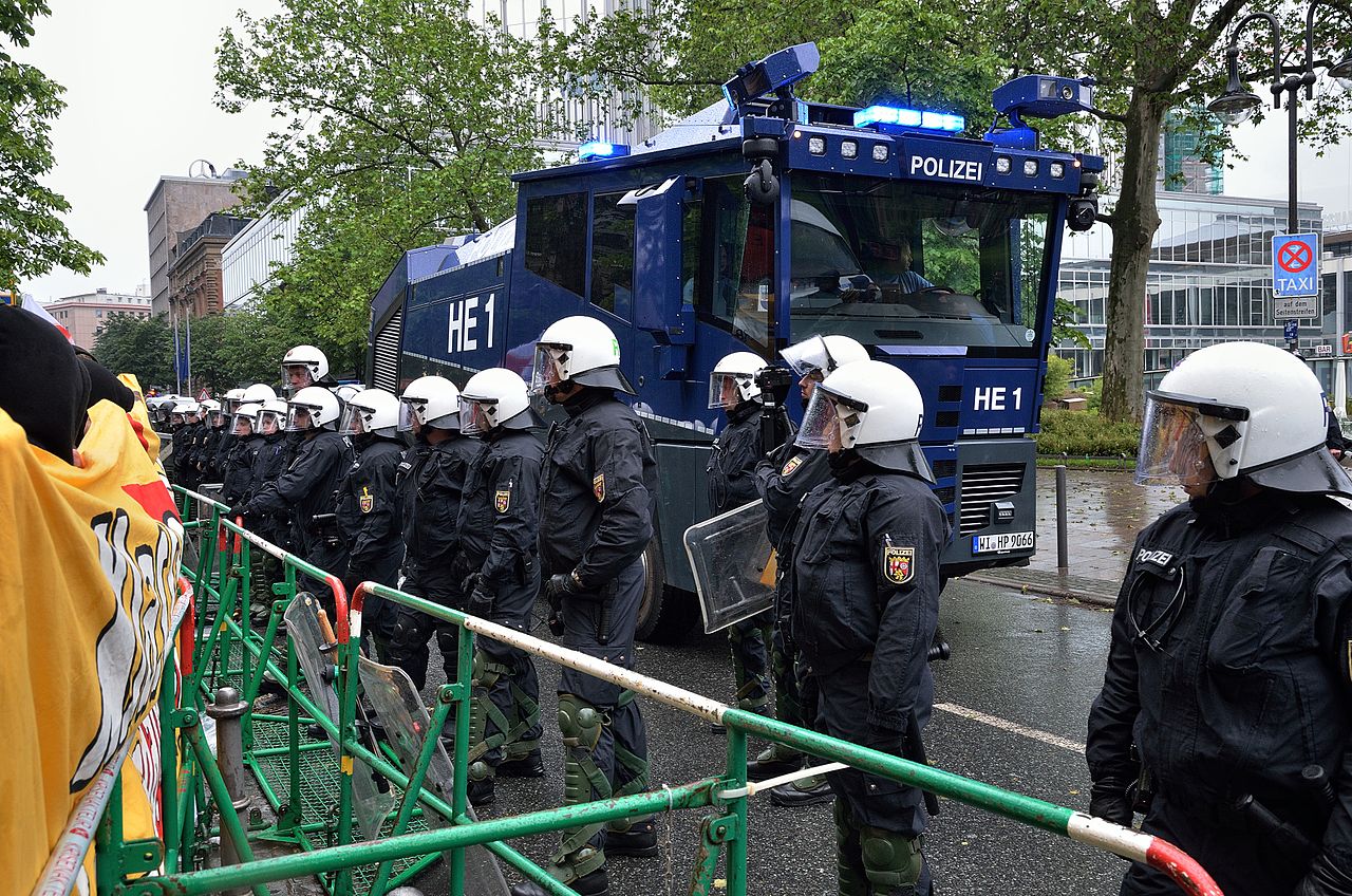 Blockupy 2013 Schutz EZB.jpg