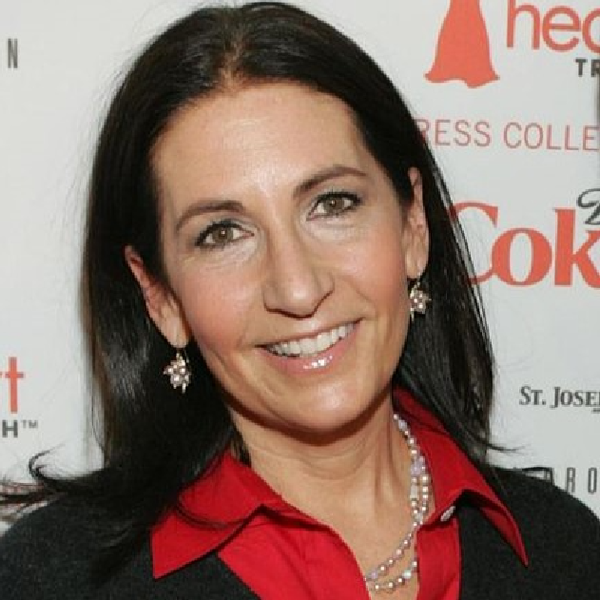 File:Bobbi Brown at 2009 Heart Truth fashion show (Cropped).png