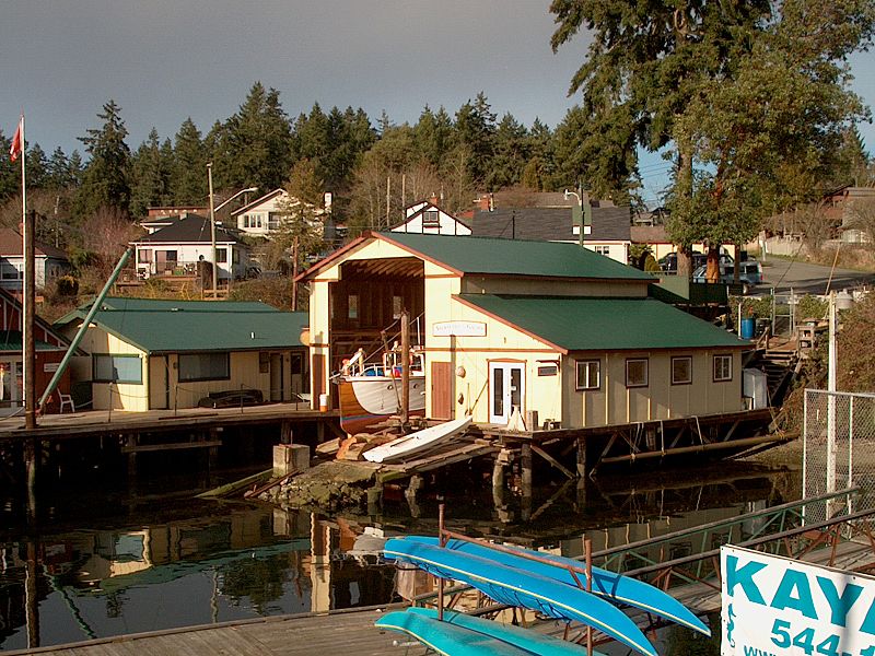 File:Brentwood Bay harbour 2.jpg