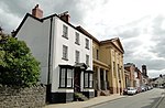 Şube kütüphanesi ve müze dahil Presteigne Shire Hall