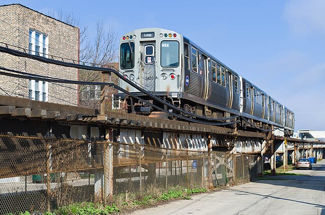 Between Rockwell and Western stations a ramp carries Brown Line trains from ground-level to elevated tracks.