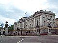 Thumbnail for File:Buckingham Palace - geograph.org.uk - 2476049.jpg