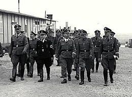 Bundesarchiv Bild 192-028, KZ Mauthausen, Himmler, Kaltenbrunner, Eigruber (beskæret) .jpg