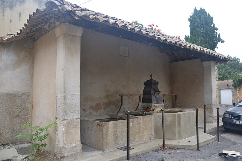 File:Cabrières - Lavoir 1.JPG