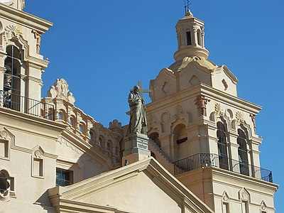 Tour de façade de la cathédrale de Córdoba.