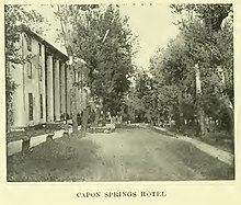 Capon Springs Hotel, circa 1909 Capon Springs WV Hotel from Book of the Royal Blue April 1909 Vol 12 No 07 Page 14.jpg