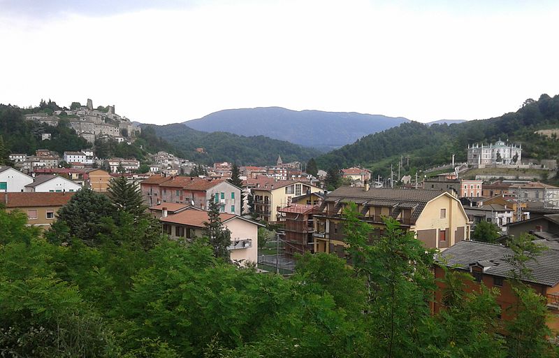 File:Carsoli panoramica A25.jpg