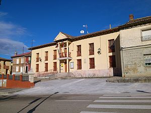 Castrillo de Villavega - Ayuntamiento 001.JPG