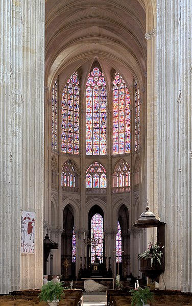 File:Cathédrale de Tours - nef.jpg