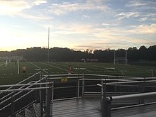 Campo de césped en Centennial High School