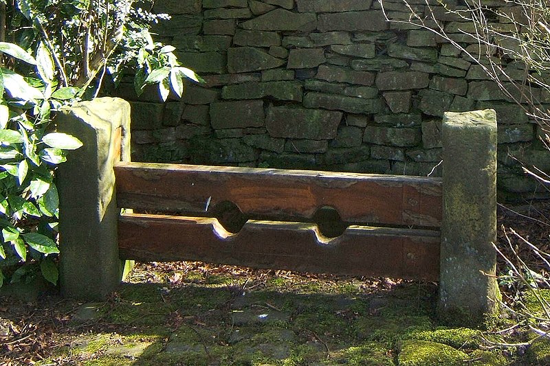 File:Chapeltown Stocks.jpg