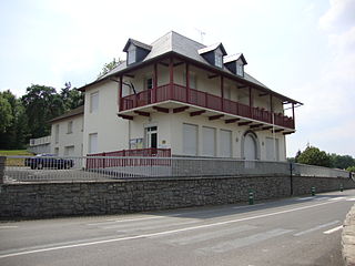 <span class="mw-page-title-main">Charritte-de-Bas</span> Commune in Nouvelle-Aquitaine, France