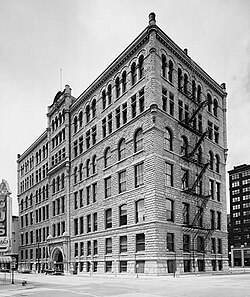 Сграда на наказателни съдилища в Чикаго, улица West Hubbard 54, Чикаго (окръг Кук, Илинойс) .jpg