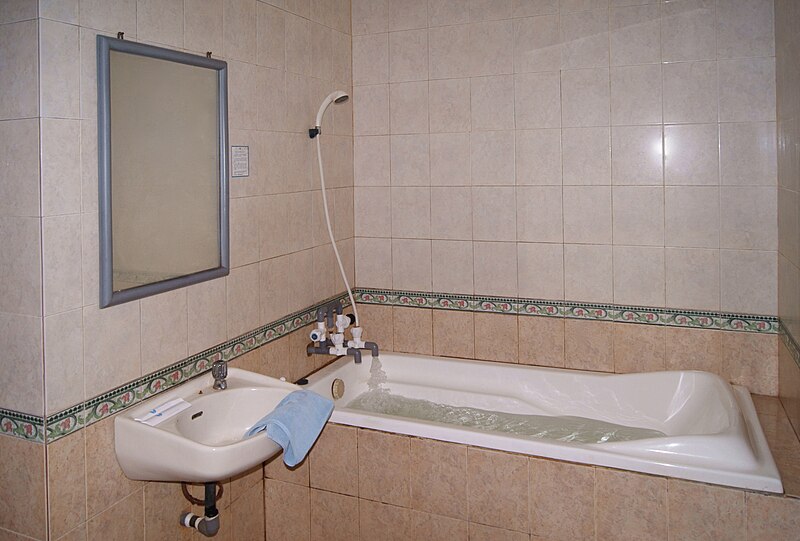 File:Ciater Spa Resort bathroom.jpg