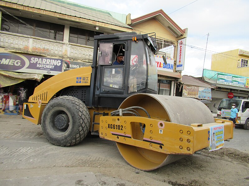 File:Construction vehicles in Minalin 09.jpg