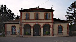 Corteolona et Genzone - hameau de Corteolona - gare ferroviaire - bâtiment voyageurs côté route.jpg