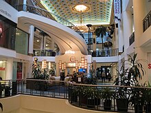 The former hotel lobby and chandelier within the current mall Cours Mont-Royal 03.JPG