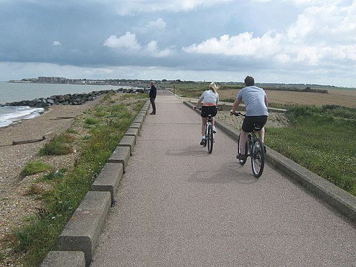 Cyclists on the Thanet Coastal Path - geograph.org.uk - 2006214