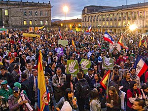 Gustavo Petro: Situation personnelle, Parcours politique, Honneurs