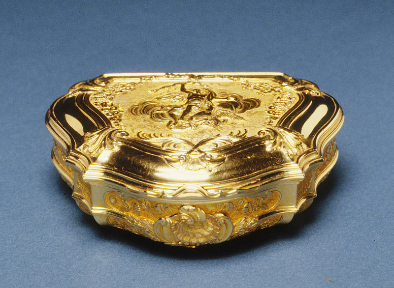 File:English - Cartouche-Shaped Snuffbox with Jupiter - Walters 5722.jpg